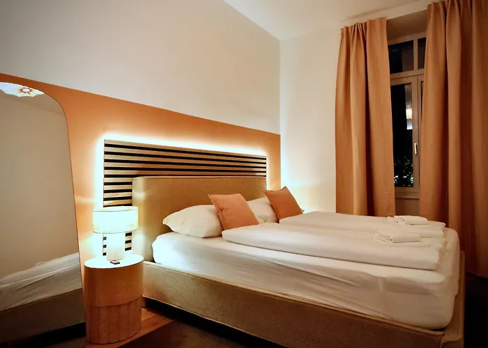Stylish In Viennas 9th District Apartment *